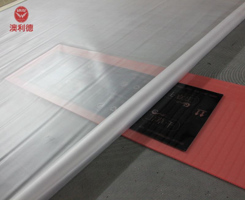 Drive gas rods for pushing air out between flexographic printing and Inkjet film